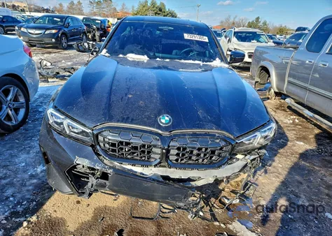 2023 BMW M340Xi z USA, uszkodzony, nr VIN 3MW49FF08P8D39507